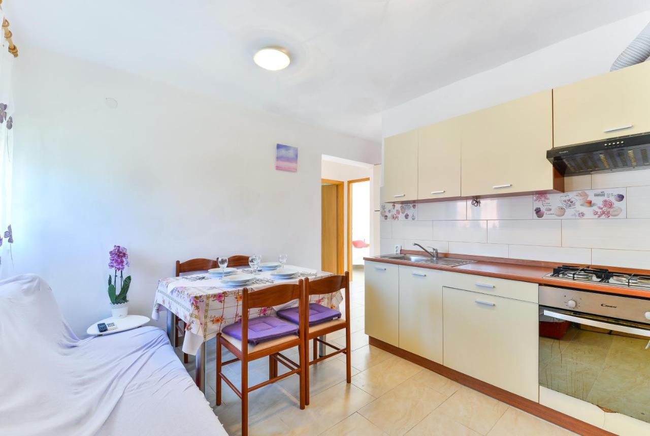 Apartments Citrus Turanj Exterior photo